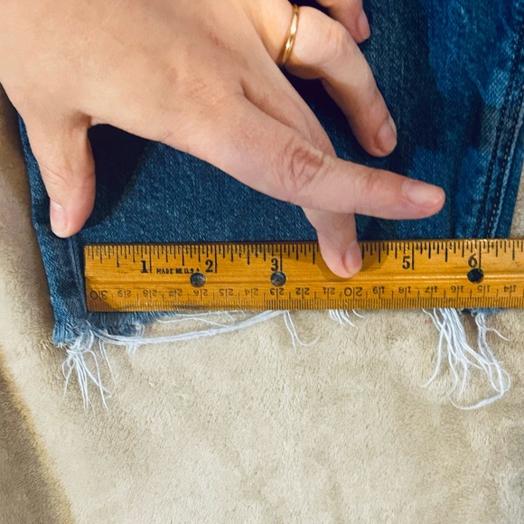 American Eagle High-Waisted Mom Jeans – Raw Hem – Size 18 Regular - Picture 3 of 7